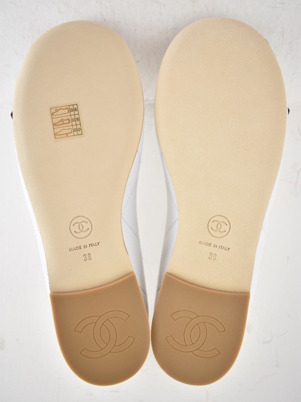 Chanel 26M Coco Beach Cambon White Black CC XL Logo Ballet Ballerina Flat 38 - Picture 16 of 16